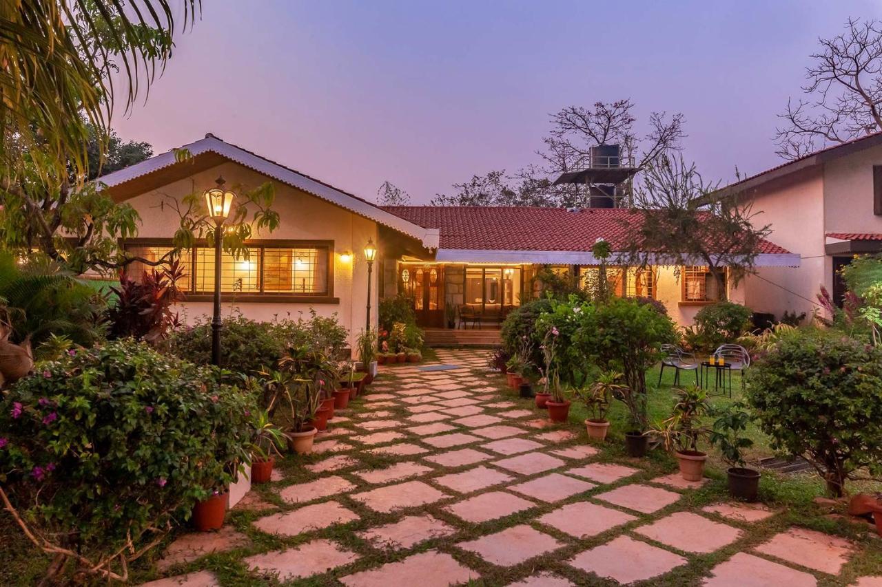 Stayvista'S Casa Palmera - Pet-Friendly Villa With Pool, Garden With Gazebo, And Indoor & Outdoor Games 알리바그 외부 사진
